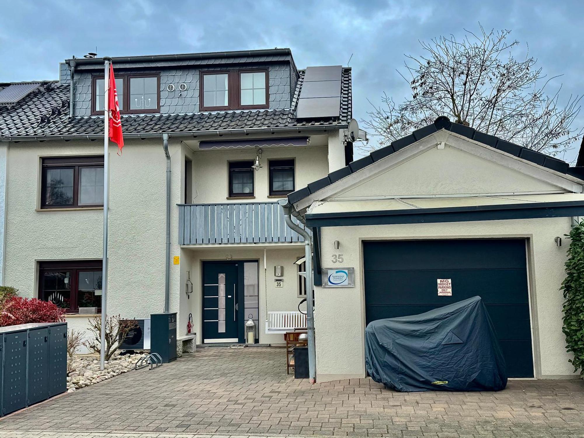 - Near Airport Dus - Trade Fair - Arena Apartment