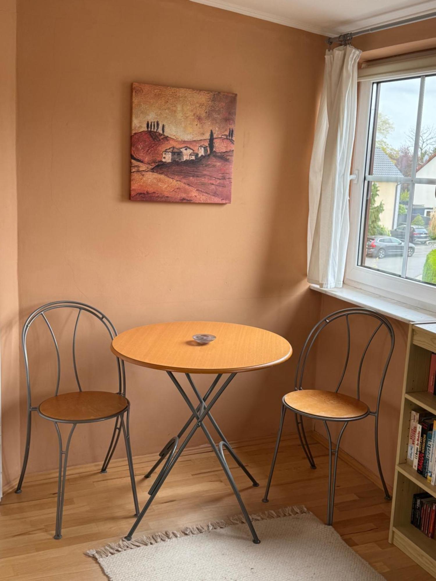 - Near Airport Dus - Trade Fair - Arena